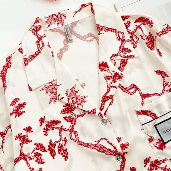 Pyjama en satin élégant à imprimé japonais