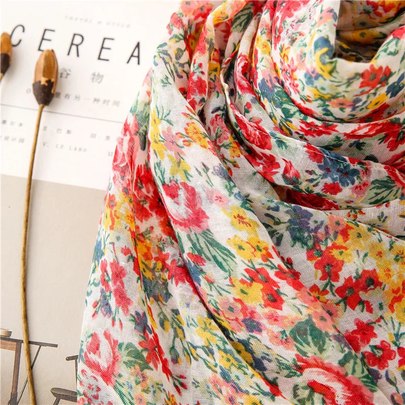 Foulard Printanier en Viscose à imprimé et pompoms