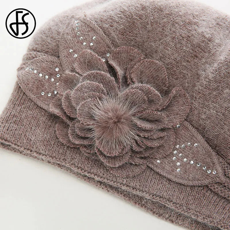 Bonnet en laine avec fleurs décoratives