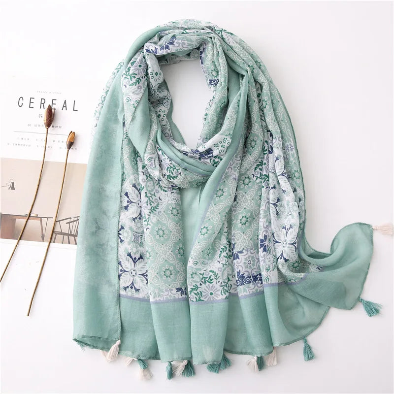 Foulard Printanier en Viscose à imprimé et pompoms