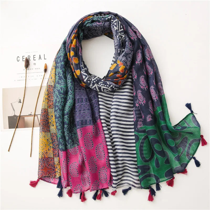 Foulard Printanier en Viscose à imprimé et pompoms