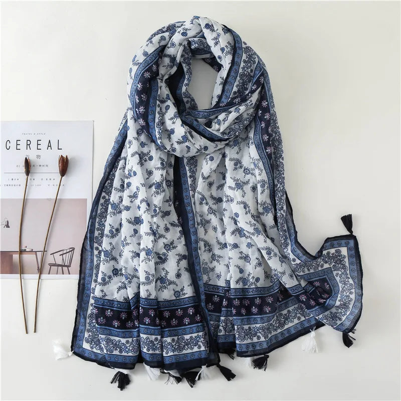 Foulard Printanier en Viscose à imprimé et pompoms