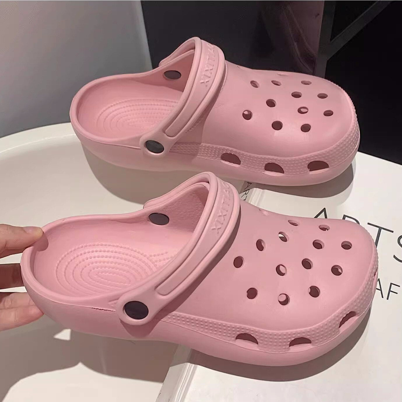 Sabot en plastique d'été - Collection 2023