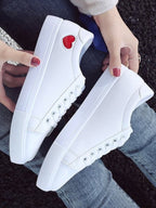 Basket blanche simple détail coeur - Collection 2023