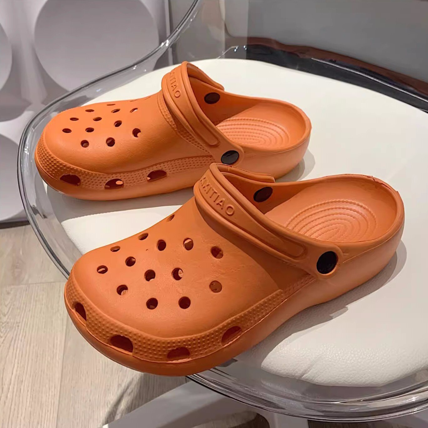 Sabot en plastique d'été - Collection 2023