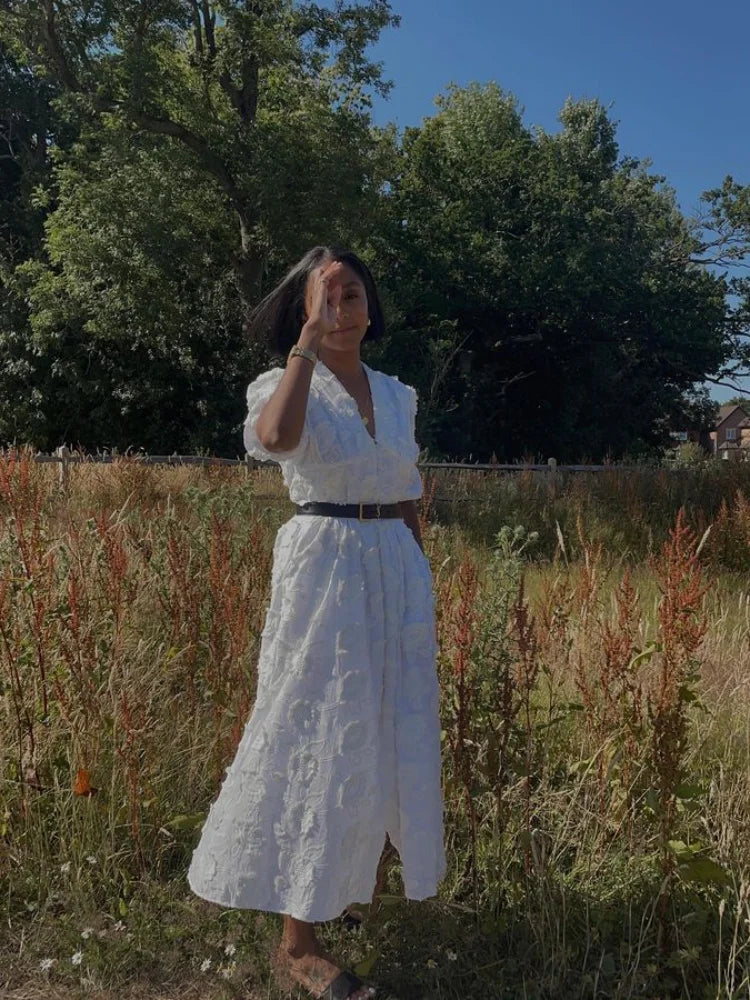 Robe blanche broderie florale