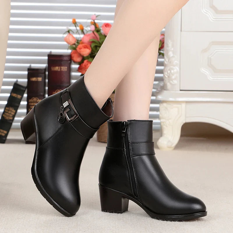 Bottines à Talon en Cuir avec Boucle et Bijoux décoratifs