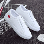 Basket blanche simple détail coeur - Collection 2023