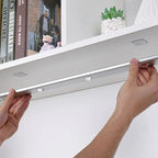 Lumière d'armoire à détecteur de mouvement LED