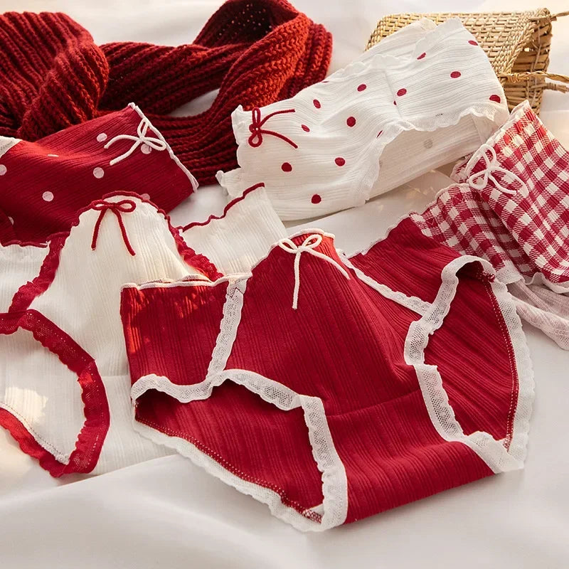 Lot de 4 Culottes en Coton St Valentin à dentelle & détails