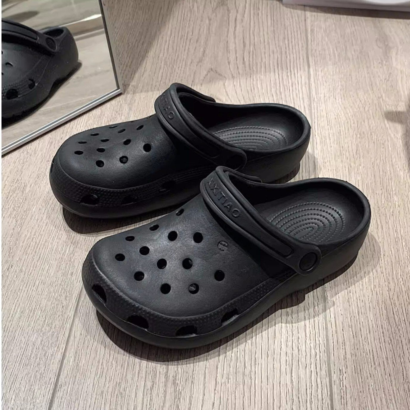 Sabot en plastique d'été - Collection 2023