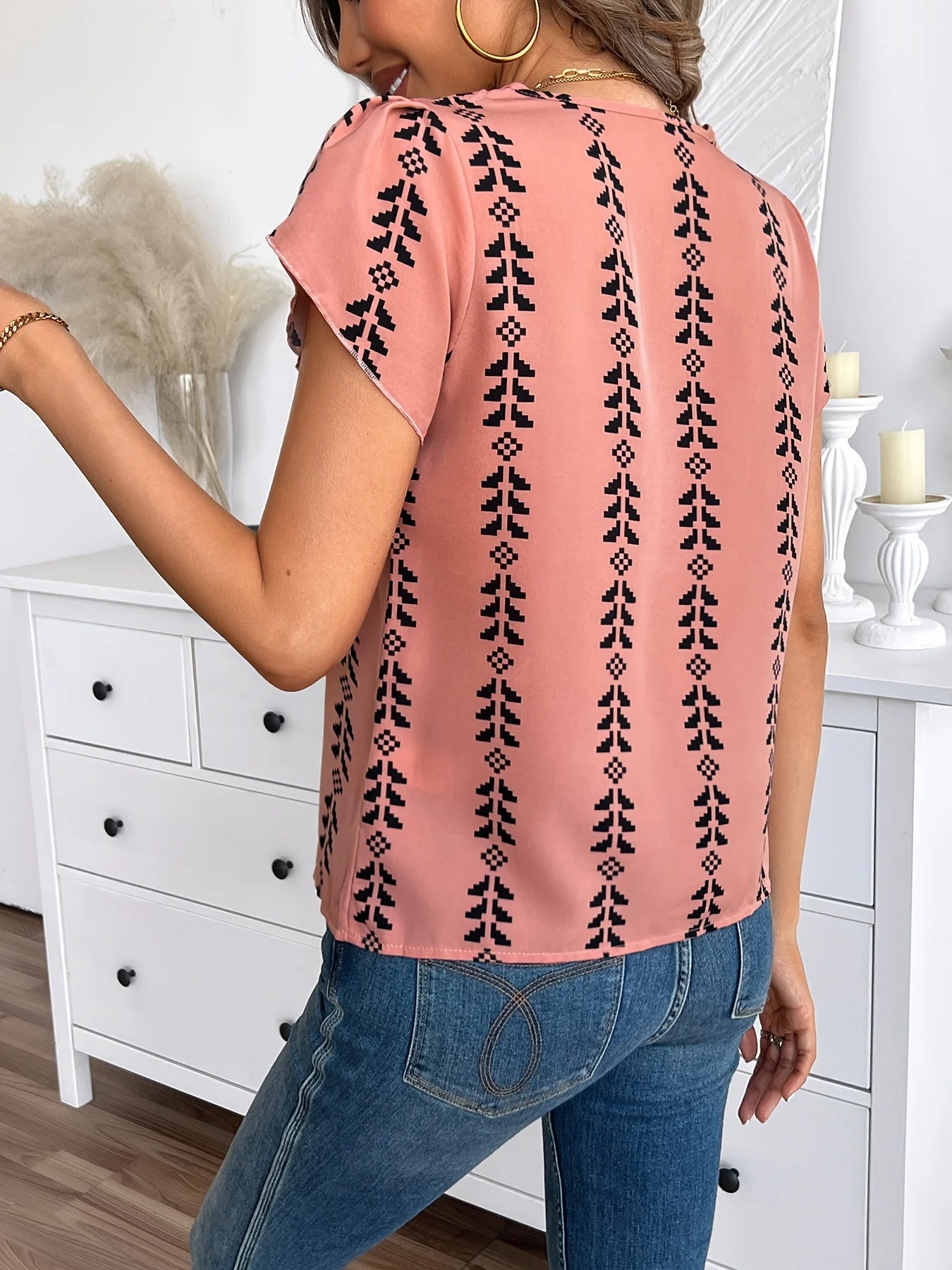 Chemisier Femme Motif Aztèque Manches Volantées — Col Rond Froncé, Léger & Élégant, Casual Été